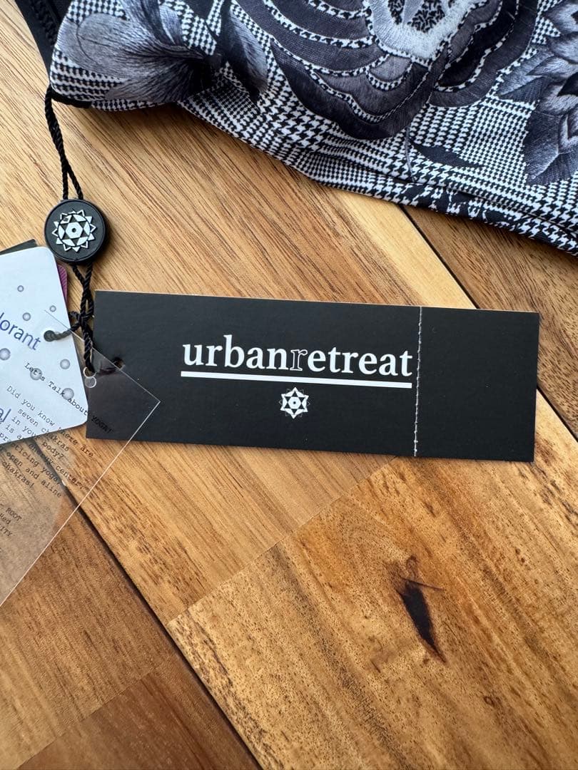 【新品タグ付】URBAN RETREAT ヨガウェア 花柄 トレーニングウェア