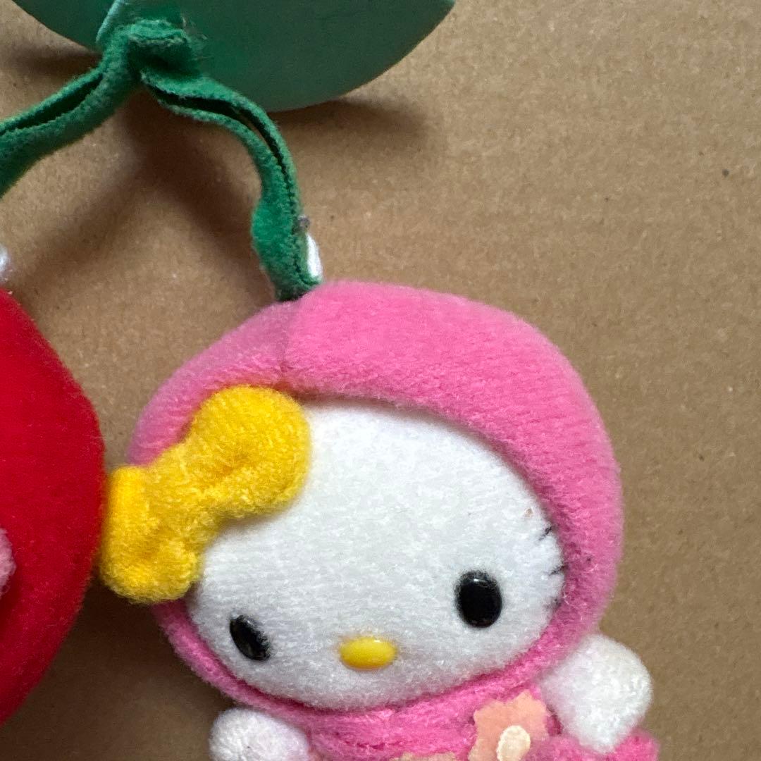 山形限定 ハローキティ さくらんぼ　ぬいぐるみキーホルダー