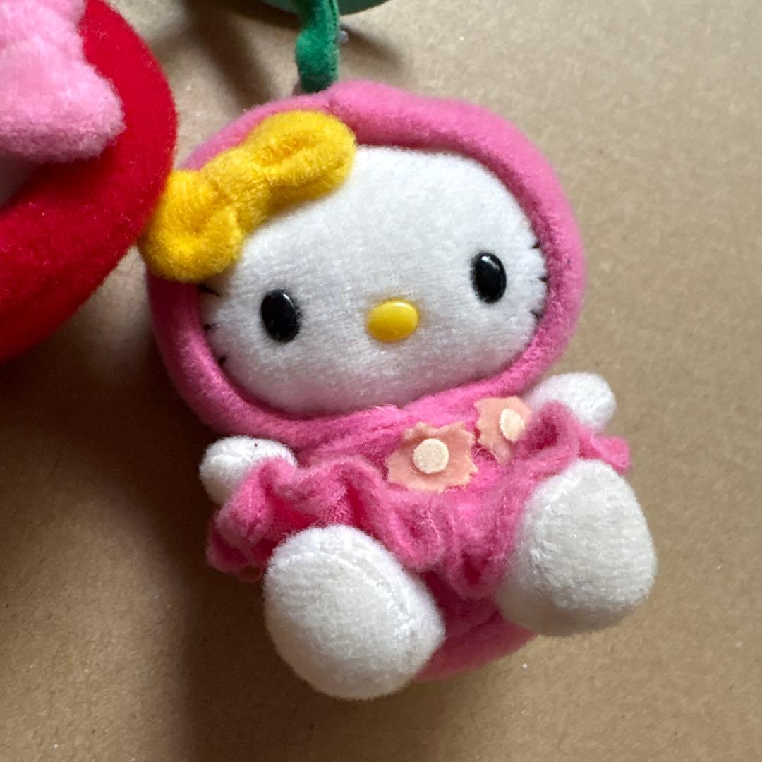 山形限定 ハローキティ さくらんぼ　ぬいぐるみキーホルダー