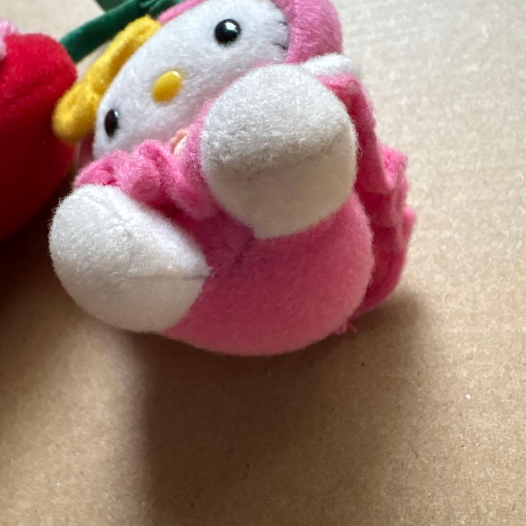 山形限定 ハローキティ さくらんぼ　ぬいぐるみキーホルダー