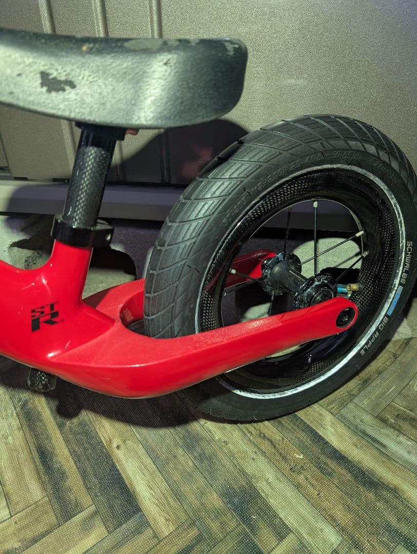 STRIDER ST-R ストライダー　カーボン　室内使用のみ