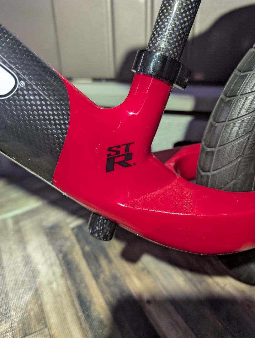 STRIDER ST-R ストライダー　カーボン　室内使用のみ