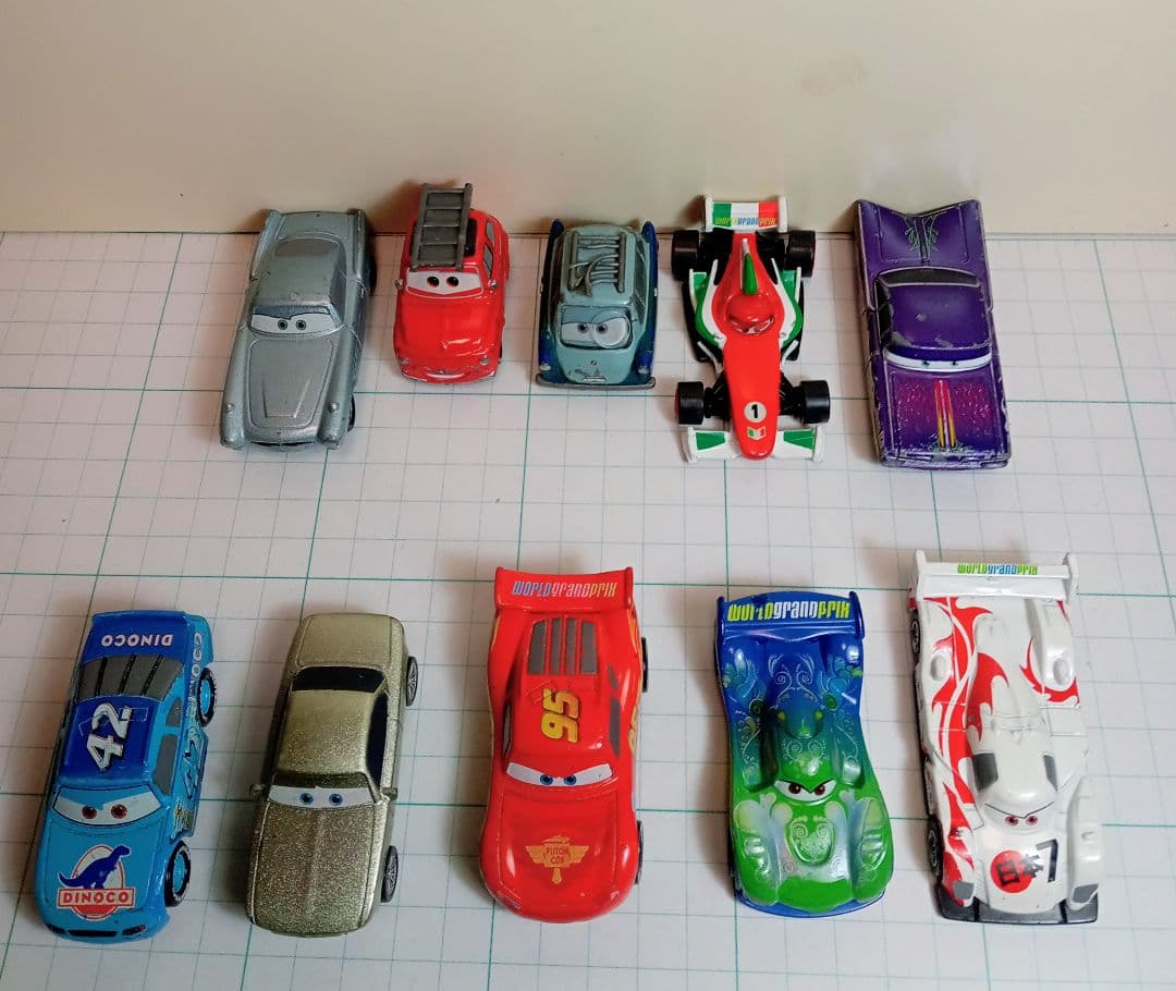 トミカディズニーカーズ10台