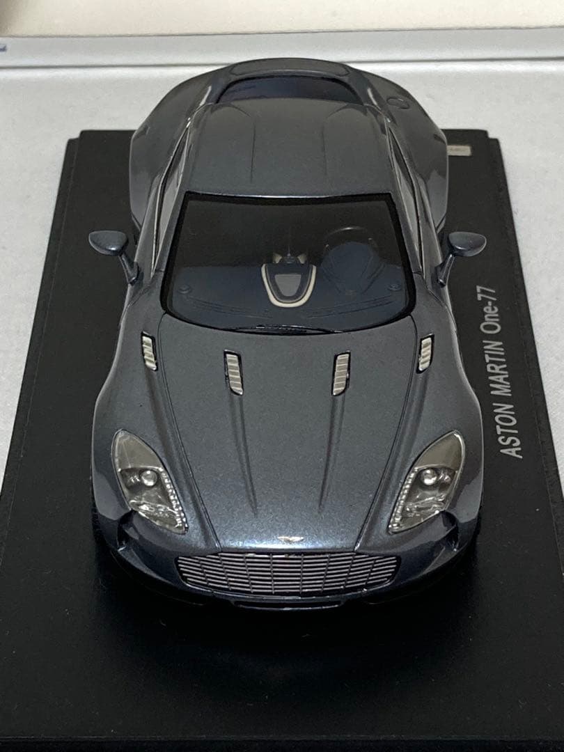 アストンマーティン one-77 スパーク製 1/43スケール