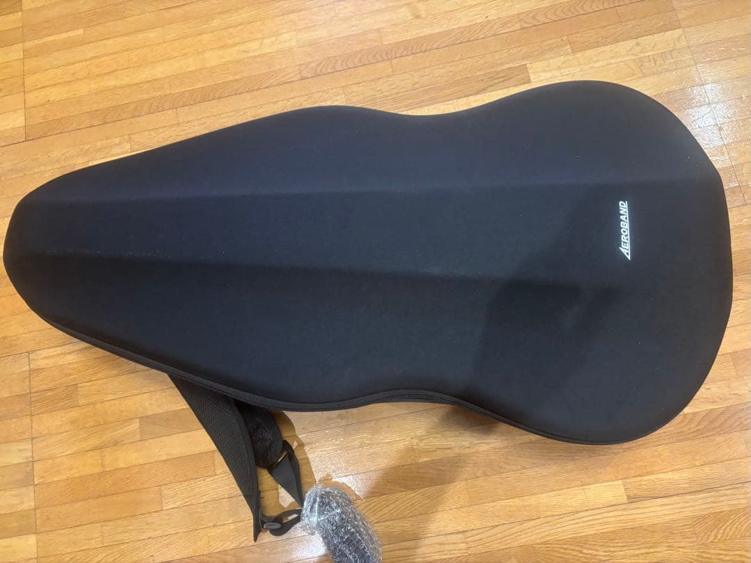 今週中のみ　AeroBand エアロバンドギター 専用ケース付き