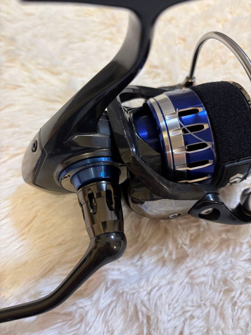 DAIWA 15 SALTIGA 4000 スピニングリール