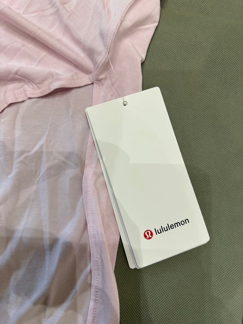 lululemon ピンクトップス　ヨガウェア Sサイズ