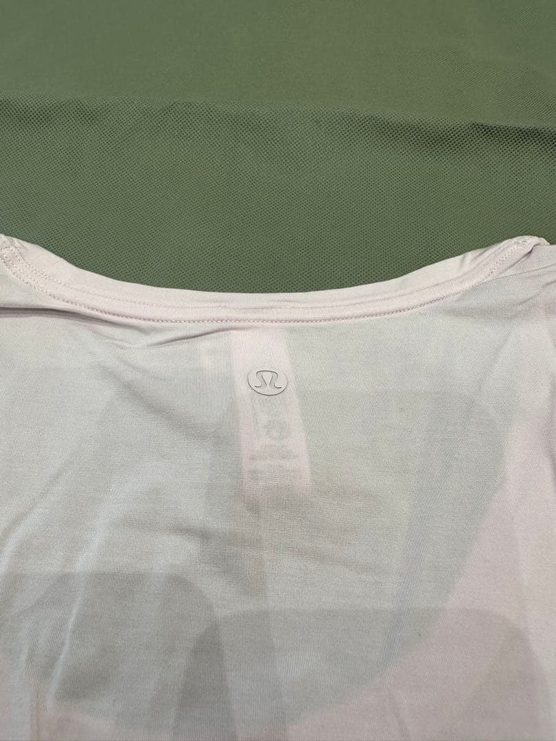 lululemon ピンクトップス　ヨガウェア Sサイズ