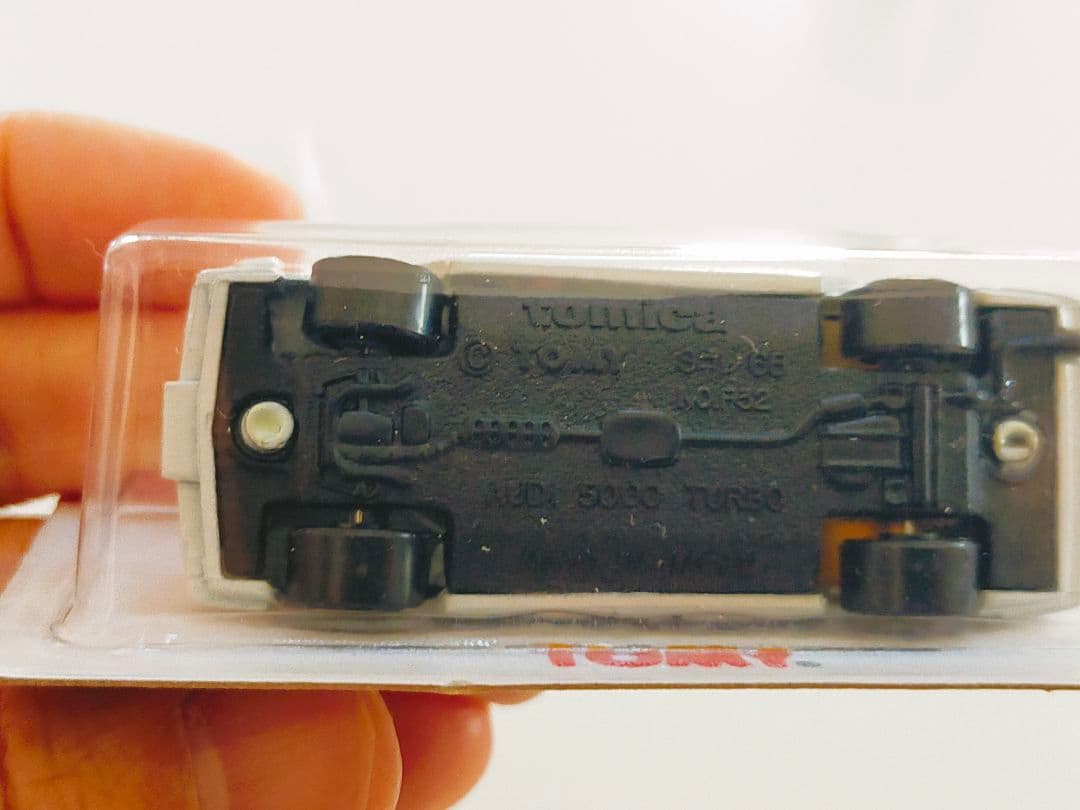 アウディ 5000 ターボ ブリスター パック 青箱 トミカ 日本製 未使用