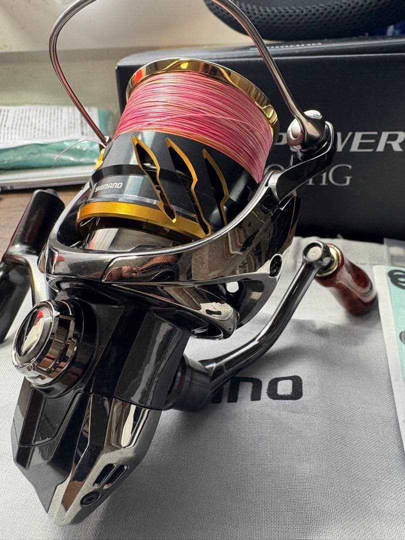 シマノ　20ツインパワー 2500SHG 中古品