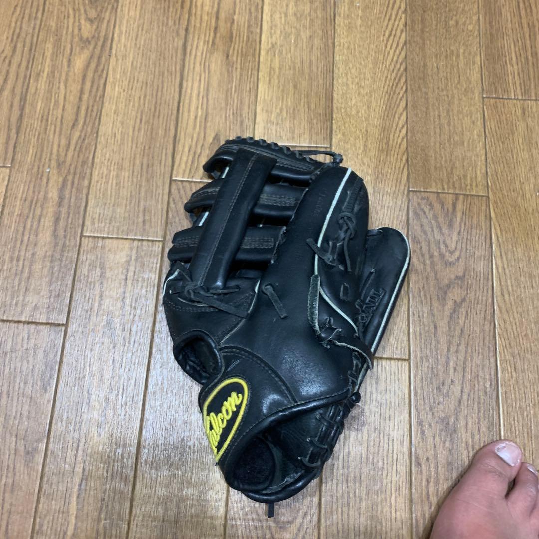 黒いレザー野球グローブ ストライプデザイン