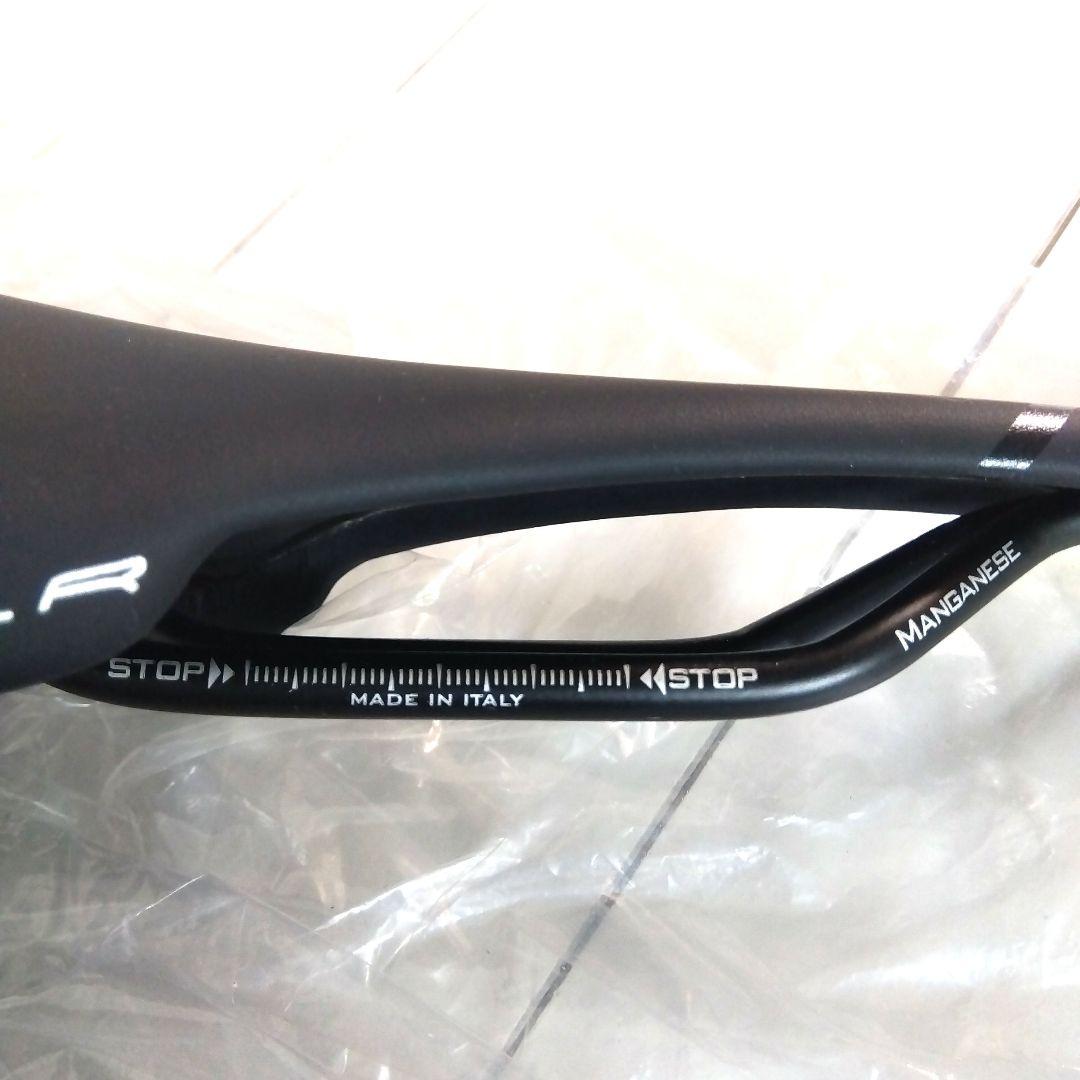 セライタリアSLR DE ROSA カーボンサドル