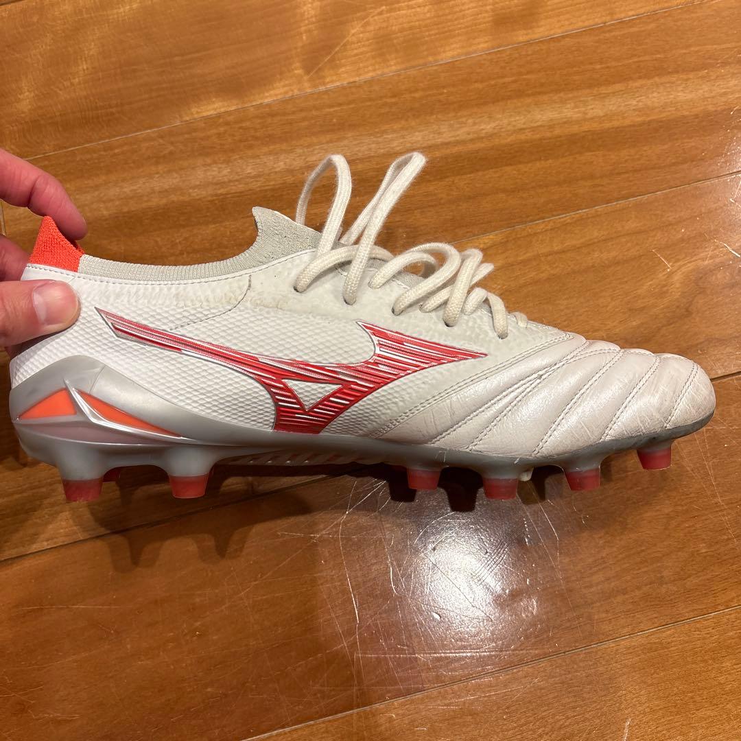 MORELIA NEO4 β JAPAN 26.5 ホワイト/レッド　美品