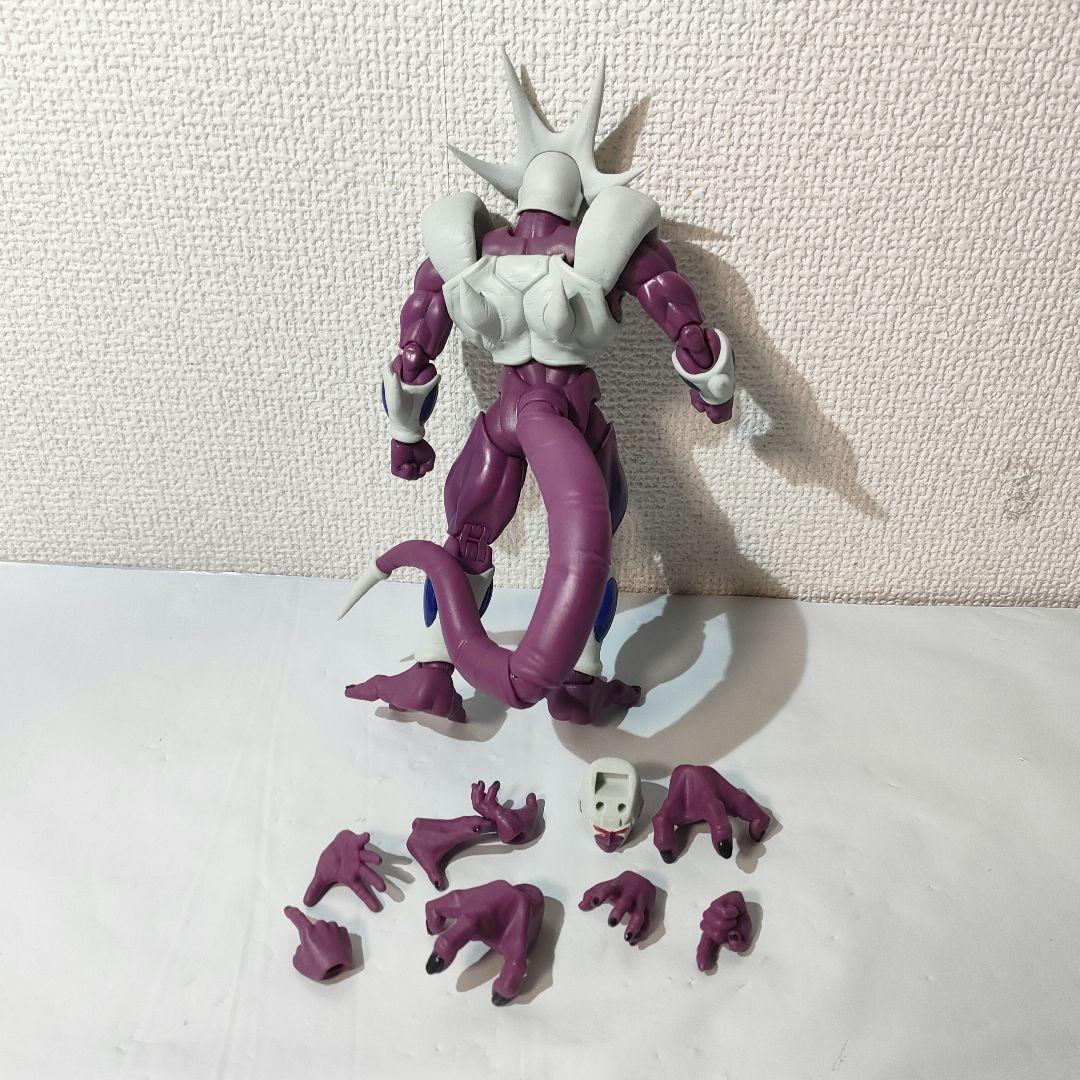 ☆　figuarts　フィギュアーツ　ドラゴンボールフィギュア　クウラ　☆