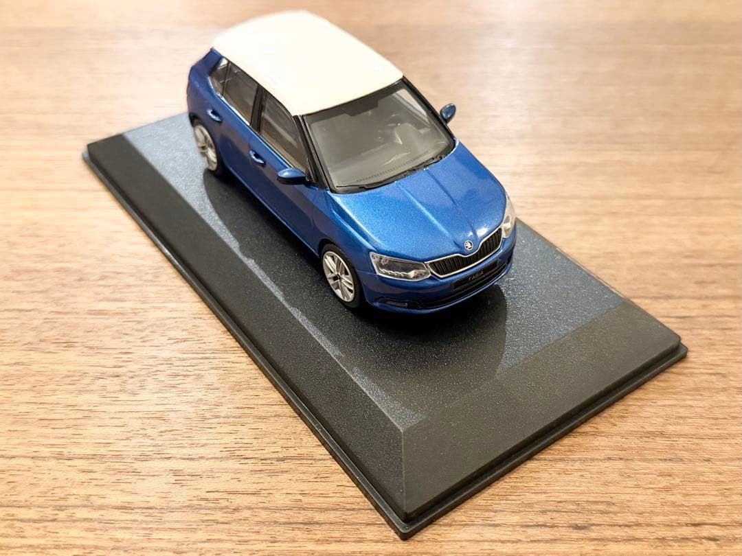 新品 希少！1/43 シュコダ純正 iscale シュコダ ファビア ブルー