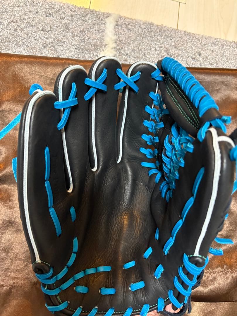 Slugger 軟式グローブ 黒/青 ストライプデザイン
