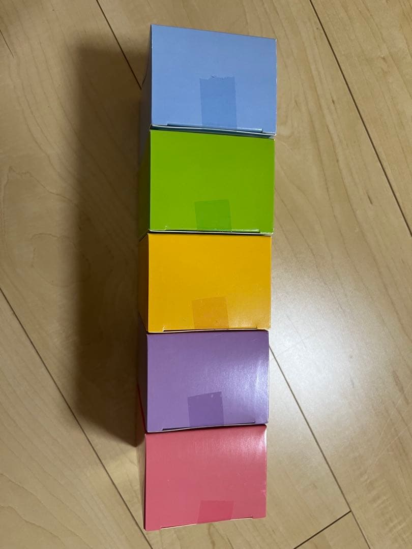 嵐　コップのフチ子　座る嵐