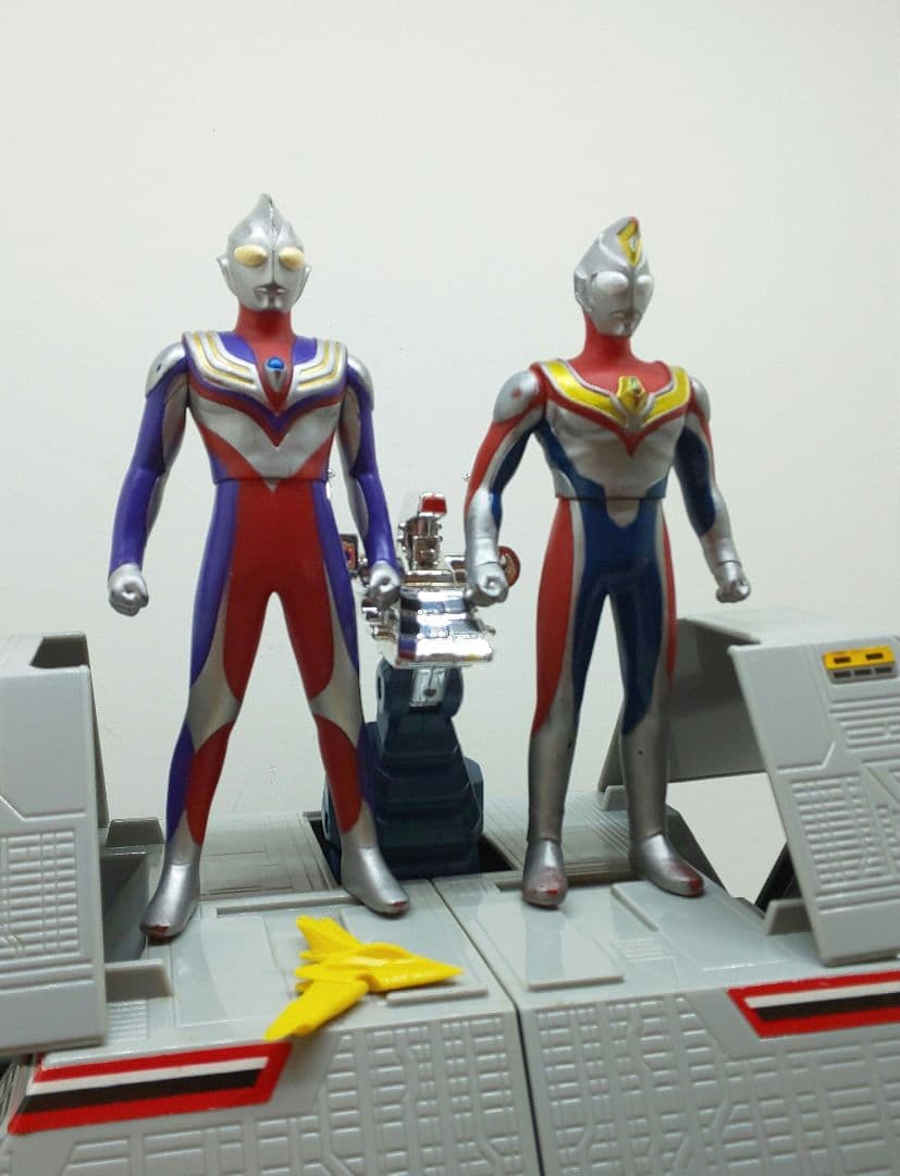 ◎(当時物)ウルトラマンティガ★GUTS基地✨ダイブハンガー♦️