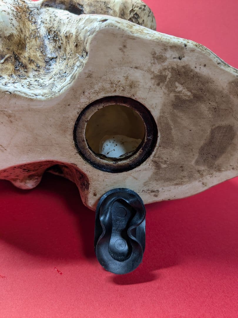 骸骨デザインの樹脂製　貯金箱　約17.5cm