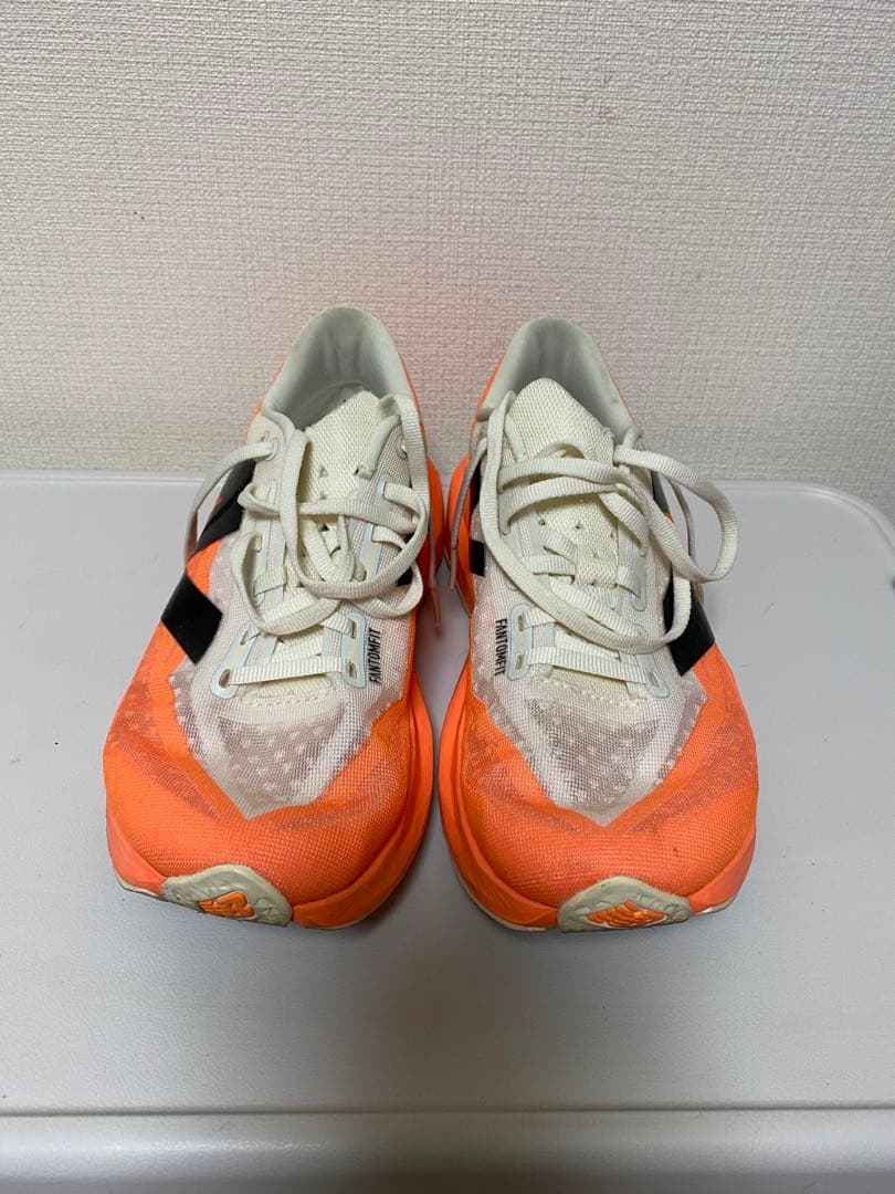 送料込！ニューバランス　フューエルセルレベル4 25.5