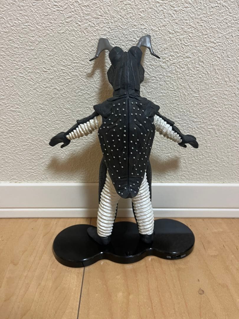 ヤ*ダ様 大怪獣シリーズ　ゼットン　発光リニューアルver　 少年リック x-p