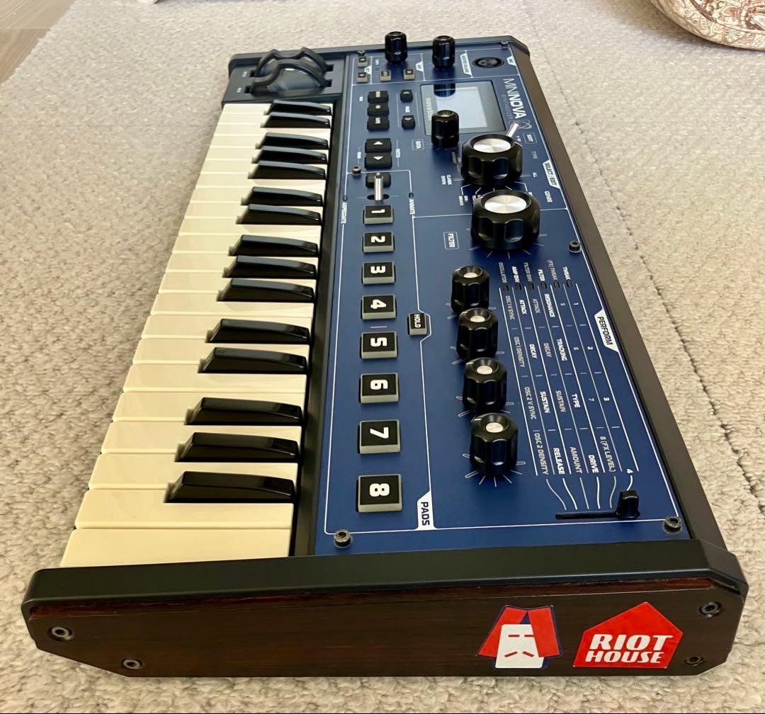 Novation Mininova（ケース無し）