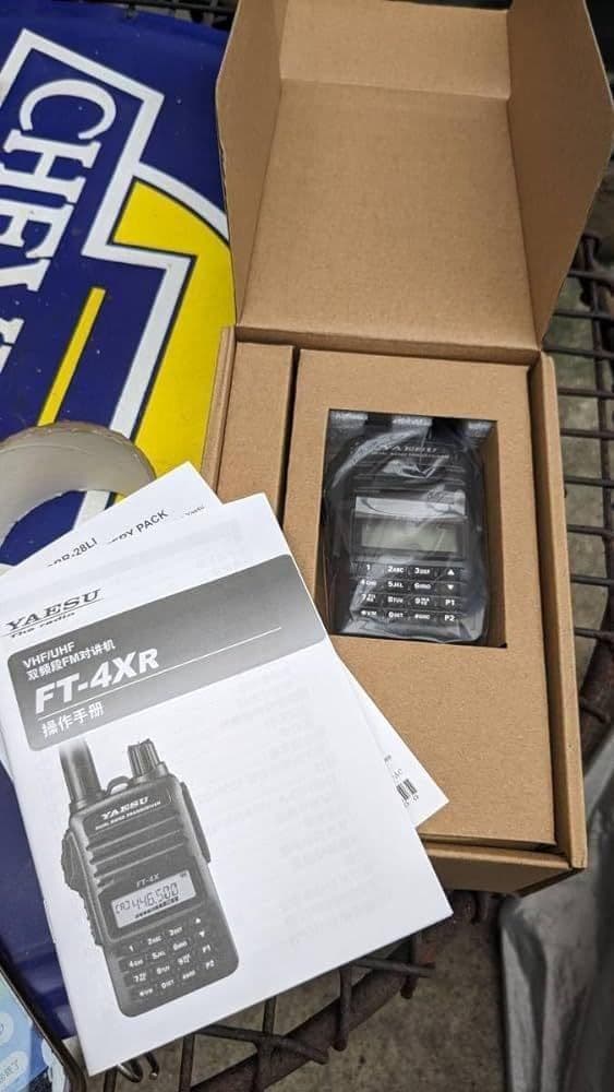 ft4xr アマチュア無線機　ハンディ　136-174 400-470 送信ok