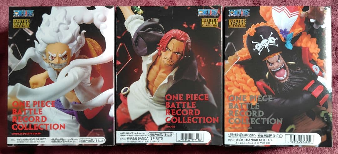 ワンピース、モンキー・D・ルフィ、シャンクス、マーシャル・D・ティーチ、
