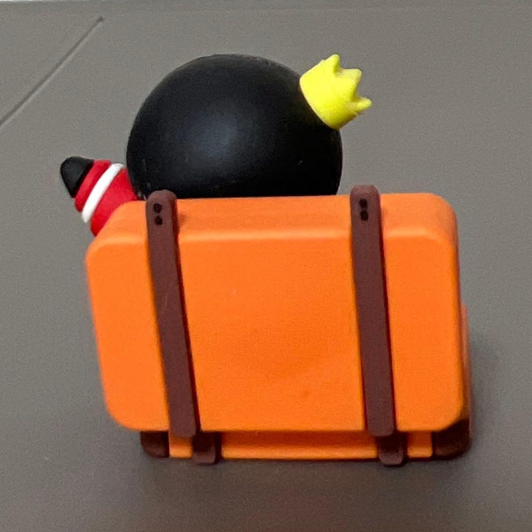 ジュノ 2PMペンペンスーツケース付きフィギュア