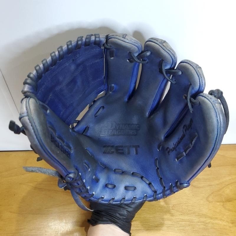 ZETT ゼット 日本製 井川慶モデル 旧ラベル 投手用 軟式グローブ