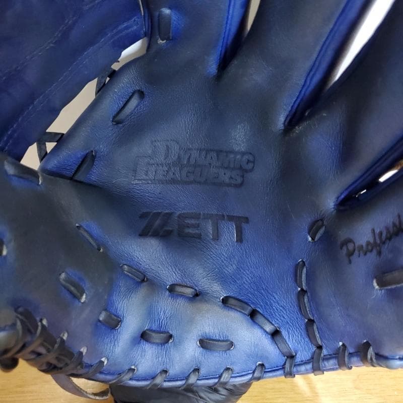 ZETT ゼット 日本製 井川慶モデル 旧ラベル 投手用 軟式グローブ