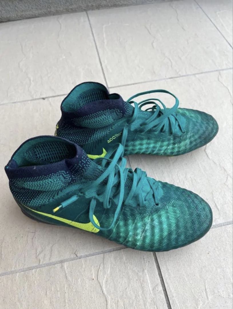 Nike マジスタ