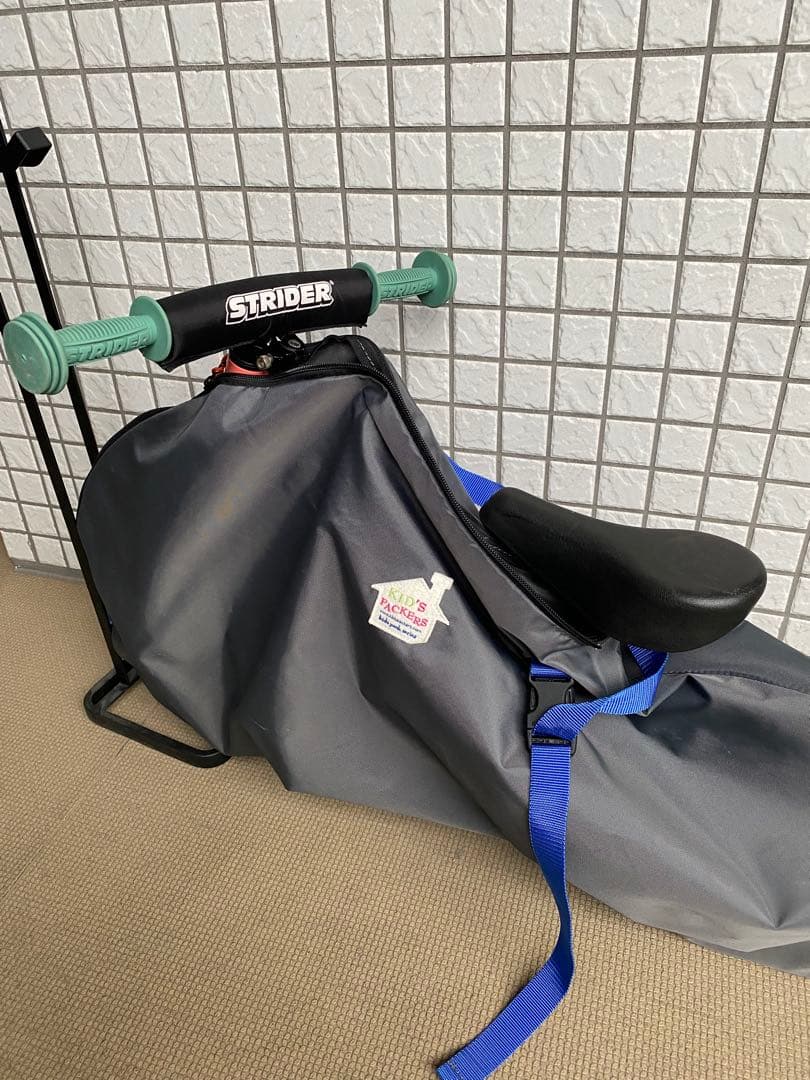 X-LARGEコラボ　ストライダー&スタンド&収納バッグ付き