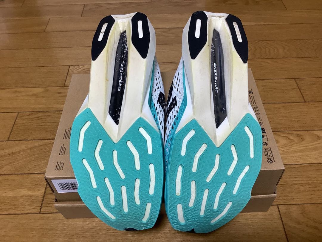 スパイク・シューズ Newbalance FuelCell SC Pacer V2 27.5cm