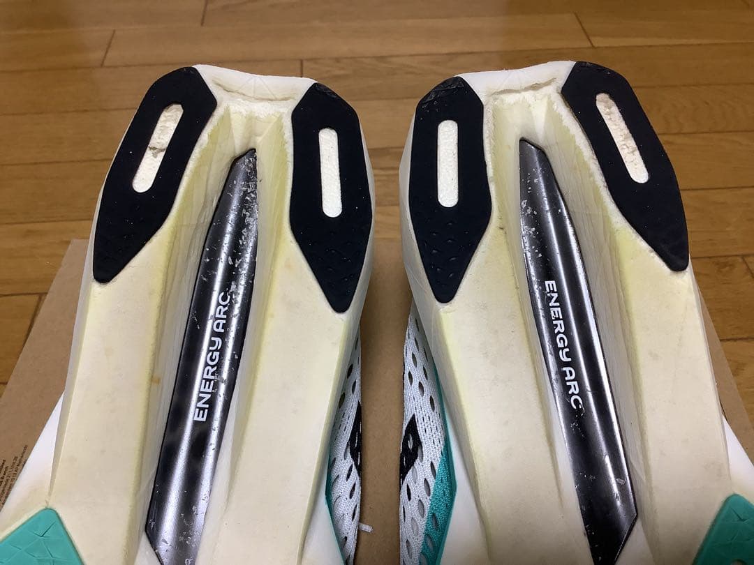 スパイク・シューズ Newbalance FuelCell SC Pacer V2 27.5cm