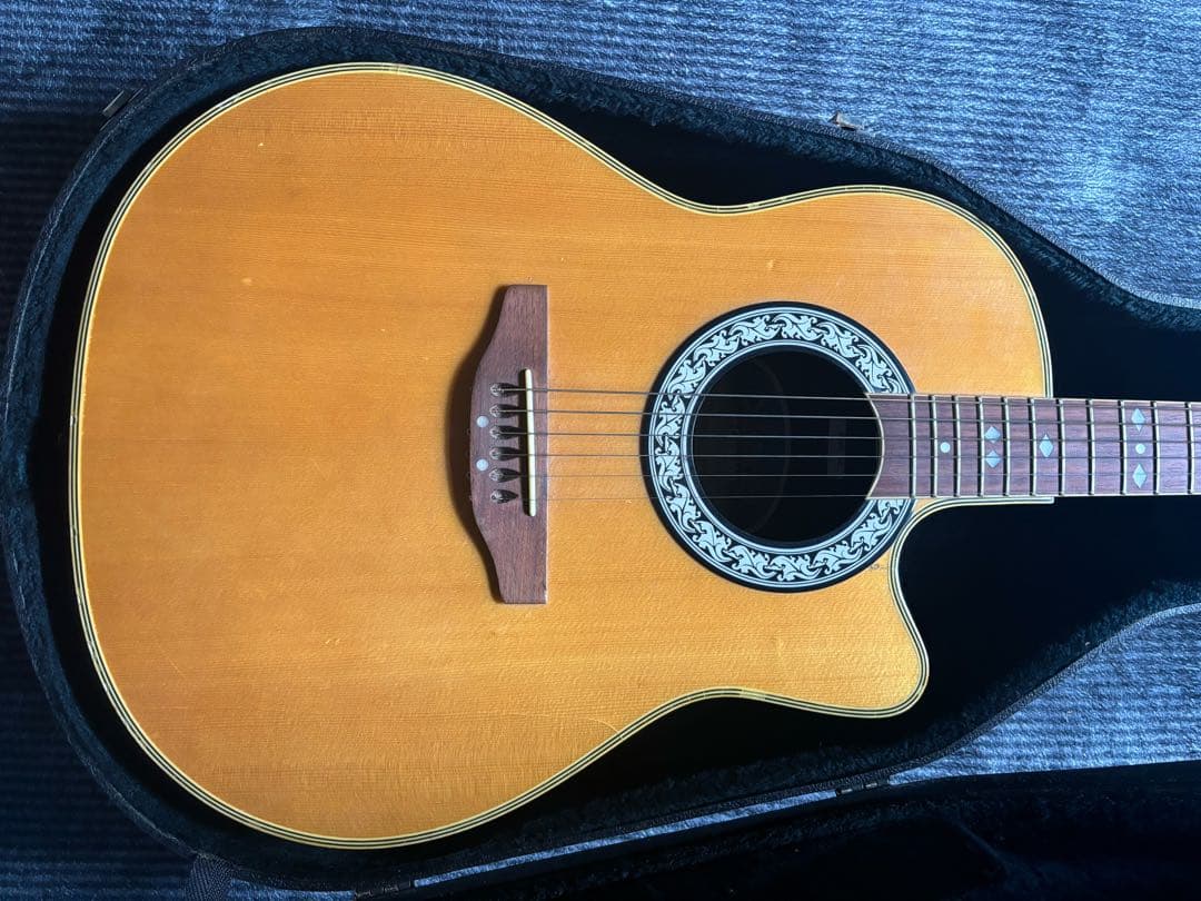 Ovation celebrity セミアコースティックギター