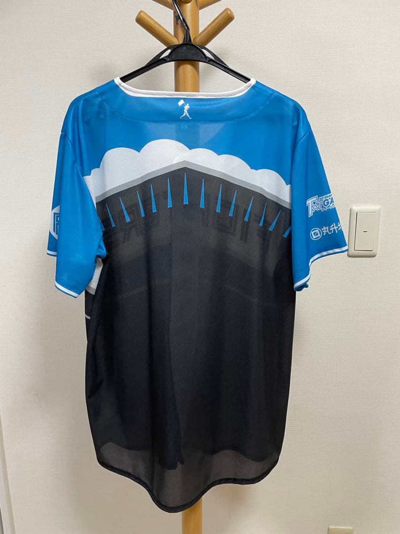 日本ハムファイターズ　来場者ユニフォーム3着　とスイングタオル