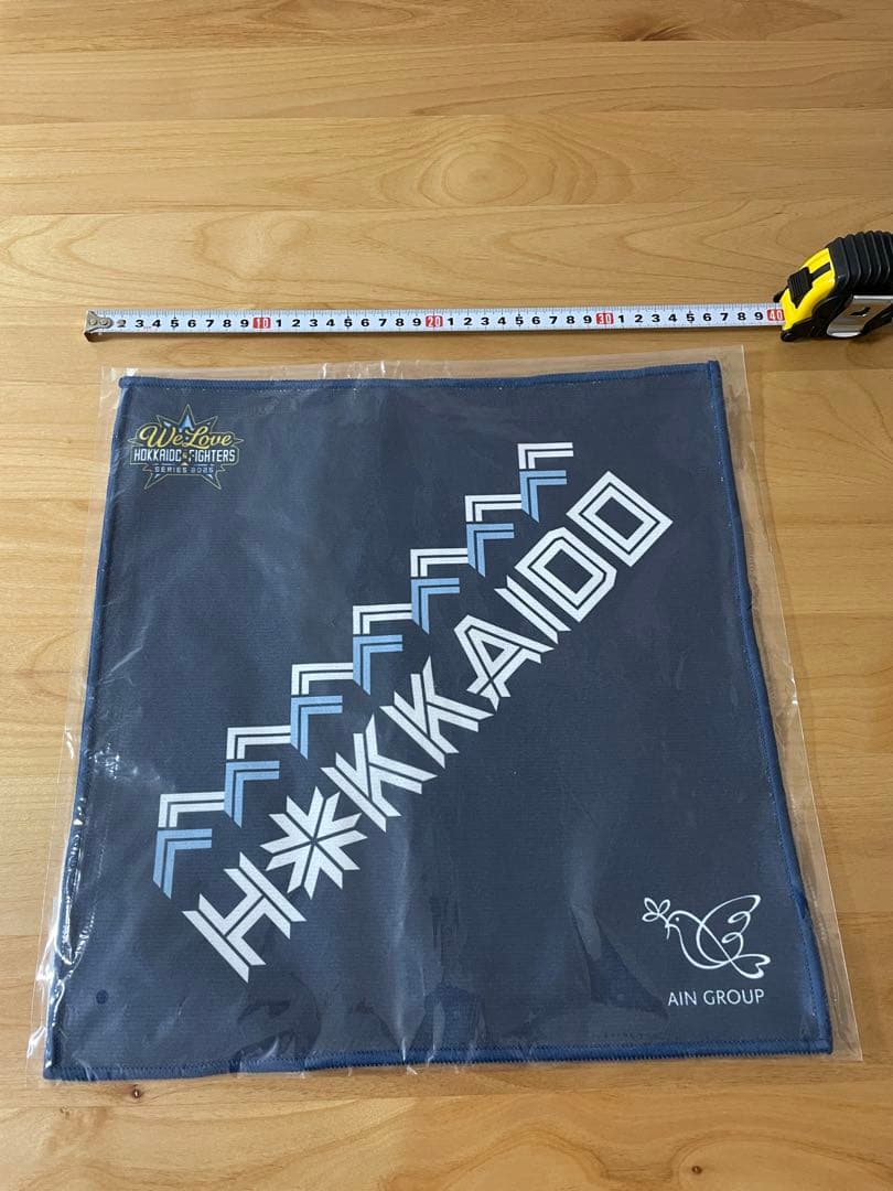 日本ハムファイターズ　来場者ユニフォーム3着　とスイングタオル