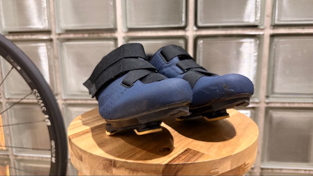 fi'zi:k Tempo Powerstrap ネイビー　フィジーク