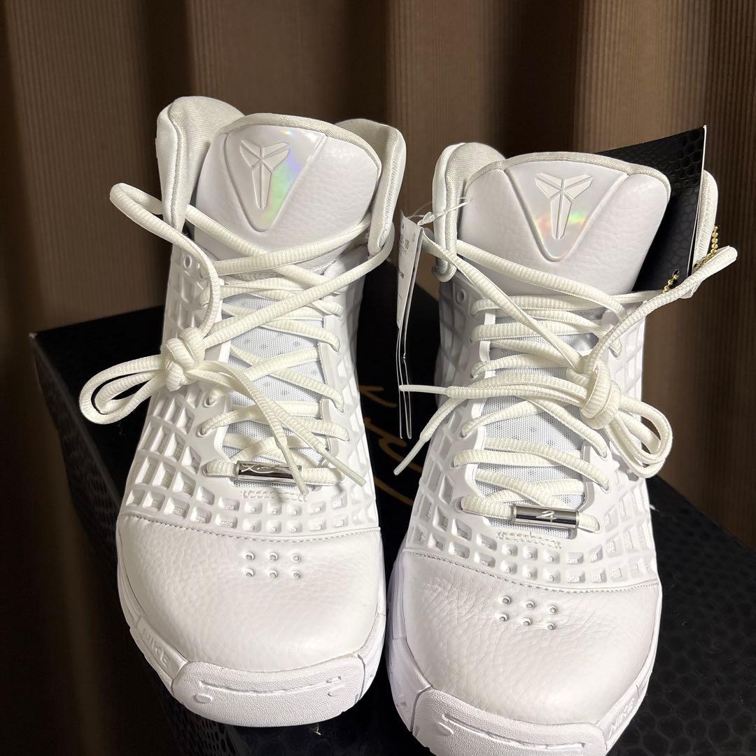 シューズ(男性用) KOBE III PROTRO