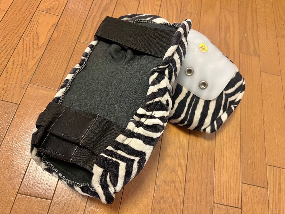 プロデザイン Pro-Designed Knee Pad Zebra L