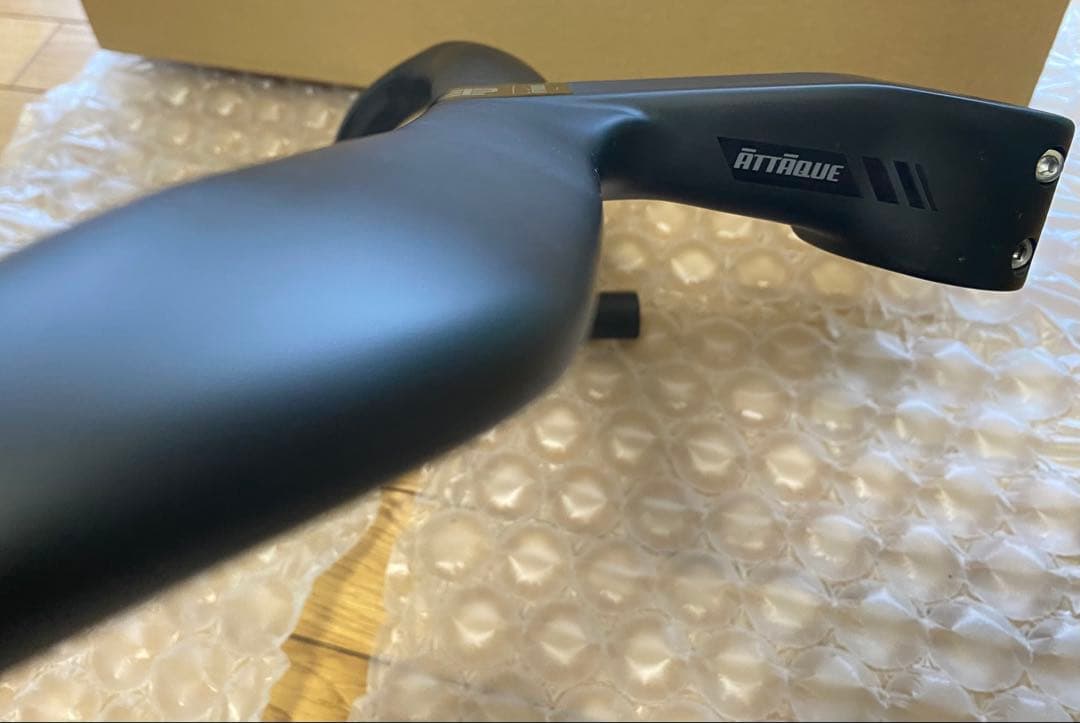 アタッキ　一体型カーボンハンドル