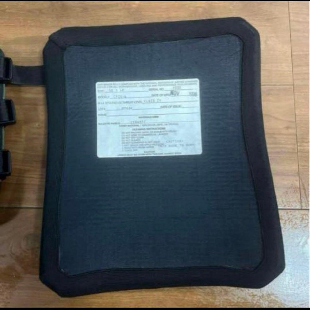 米軍放出品　米軍　BODY ARMOUR ソフトアーマー　プレート付き　送料無料