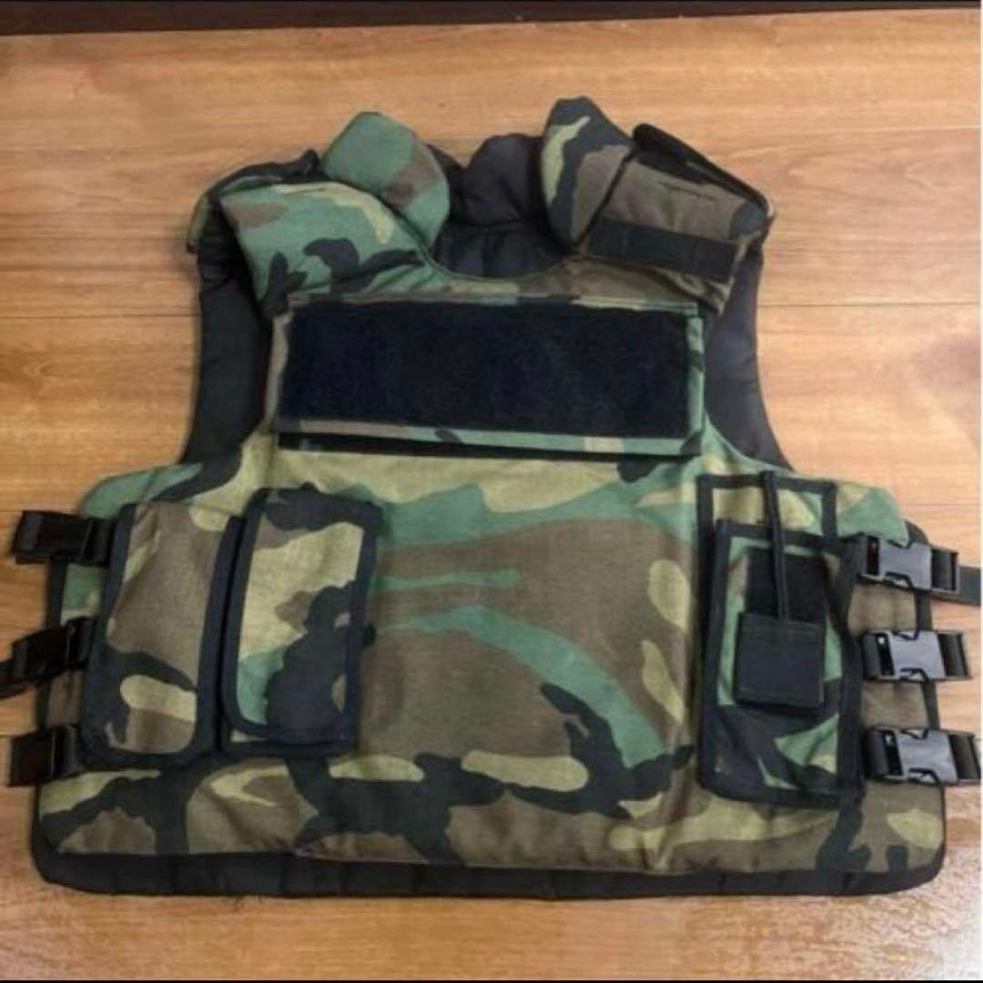 米軍放出品　米軍　BODY ARMOUR ソフトアーマー　プレート付き　送料無料