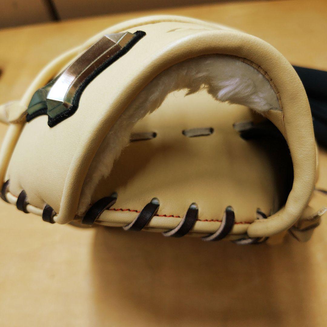 【美品】定価26400 ミズノ 軟式内野手用サイズ9