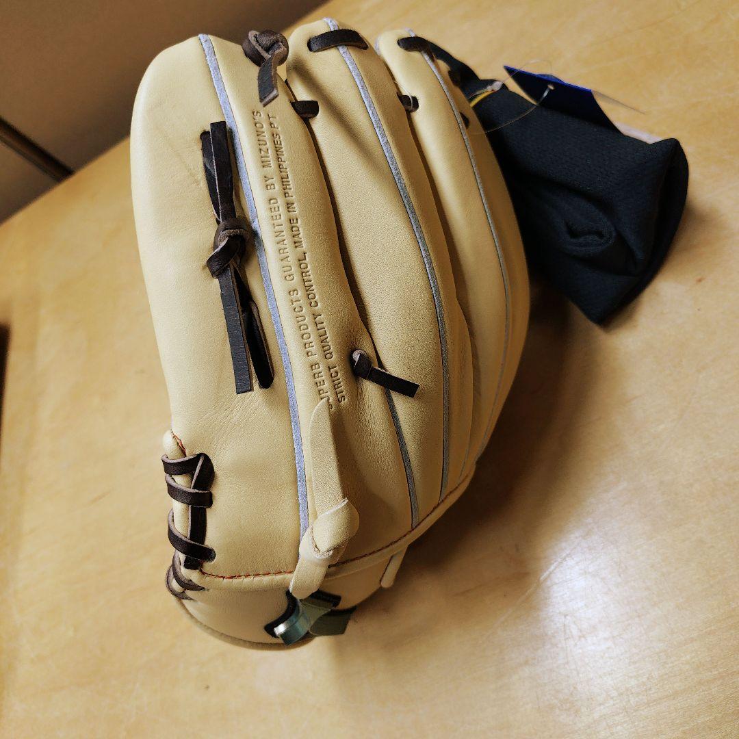 【美品】定価26400 ミズノ 軟式内野手用サイズ9