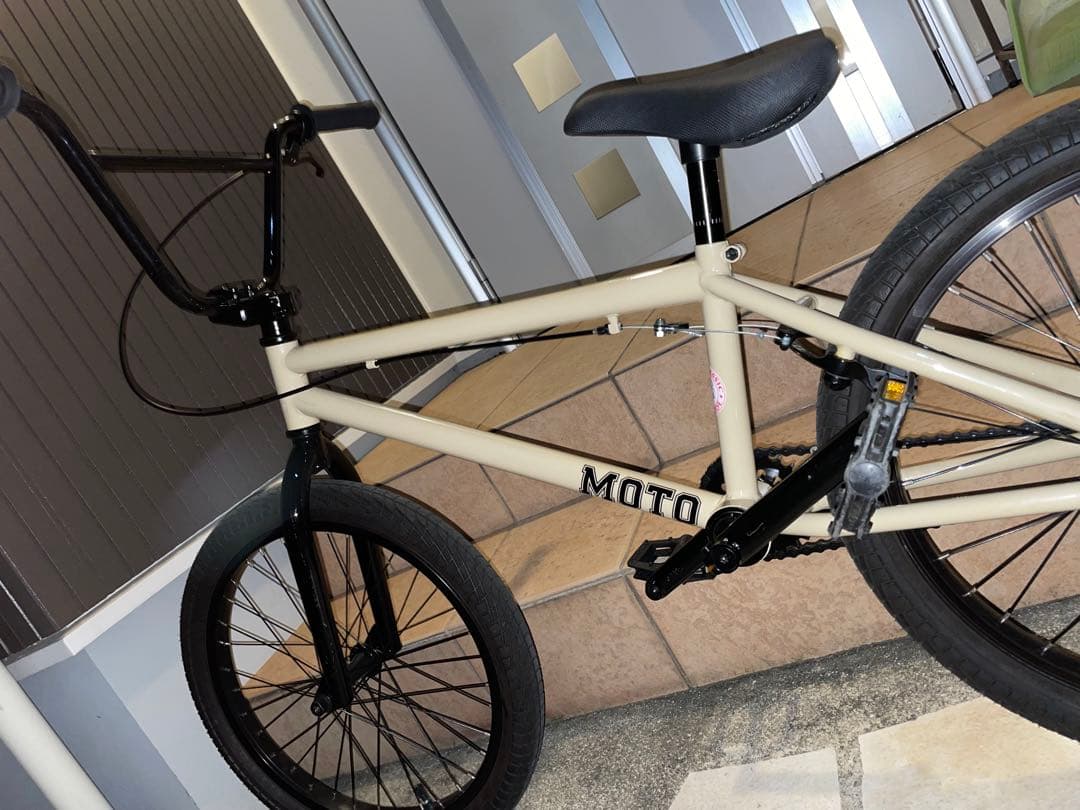MOTO BMX 20インチ ベージュ最終値下げはやいもの勝ち