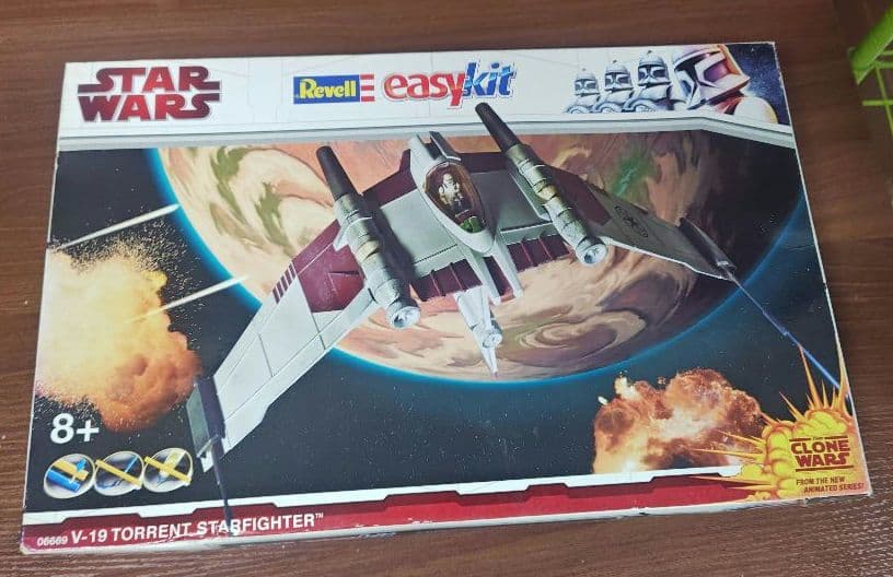 Revell レベル V-19 トーレント・スターファイター