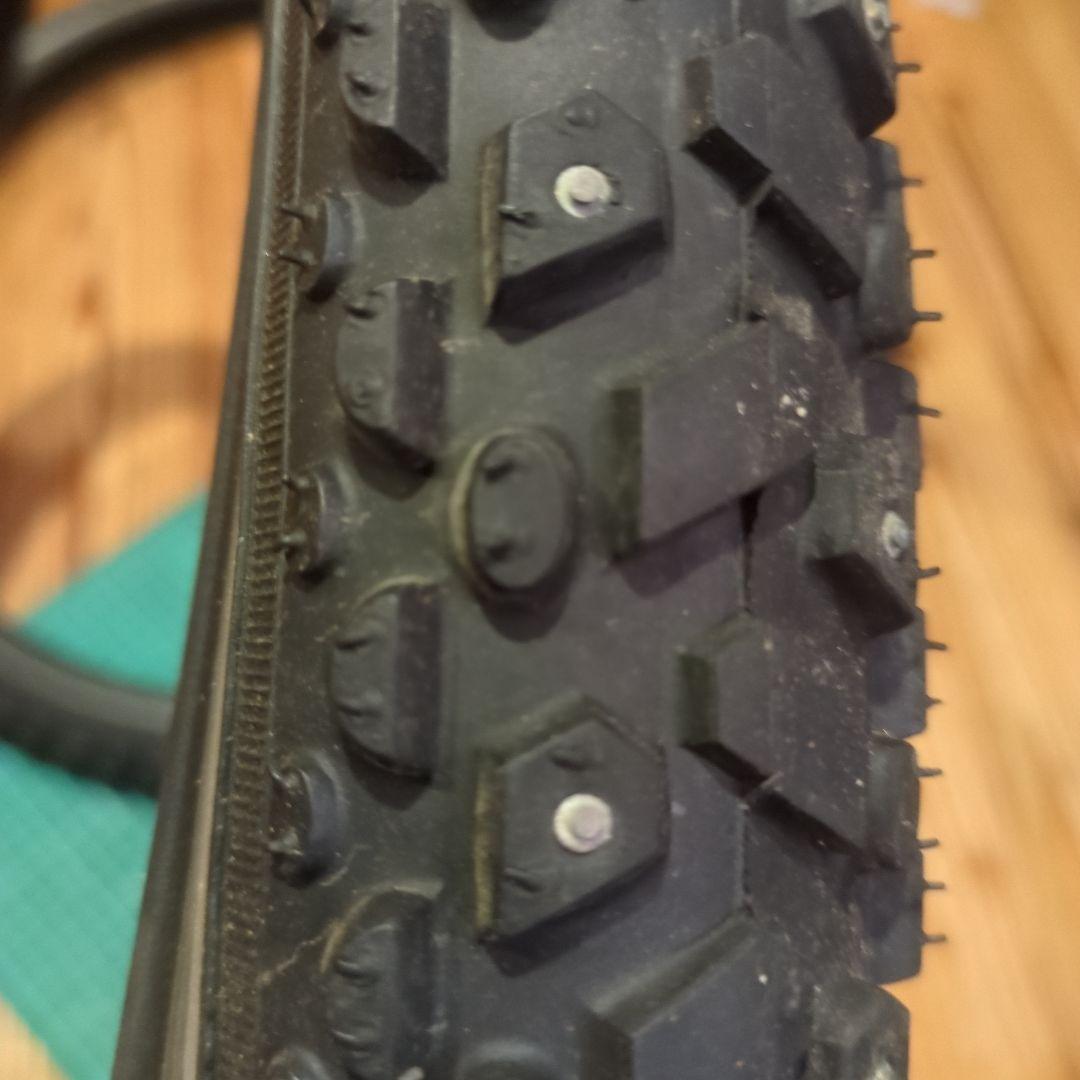 自転車 スパイクタイヤ　SCHWALBE.SPIKES.26-1.9