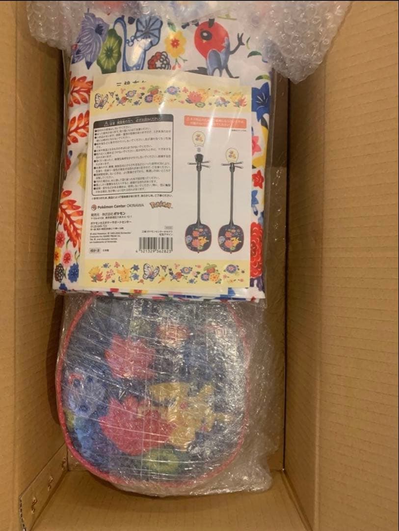 [激レア]ポケモンセンターオキナワ 楽器　三線　紅型風デザイン　ピカチュウ